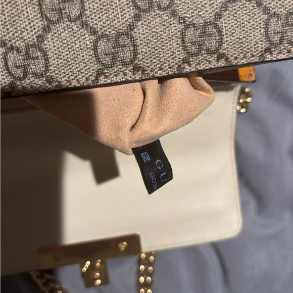 Gucci GG Supreme Padlock Purse in Pristine Condition - Picture 6 of 11